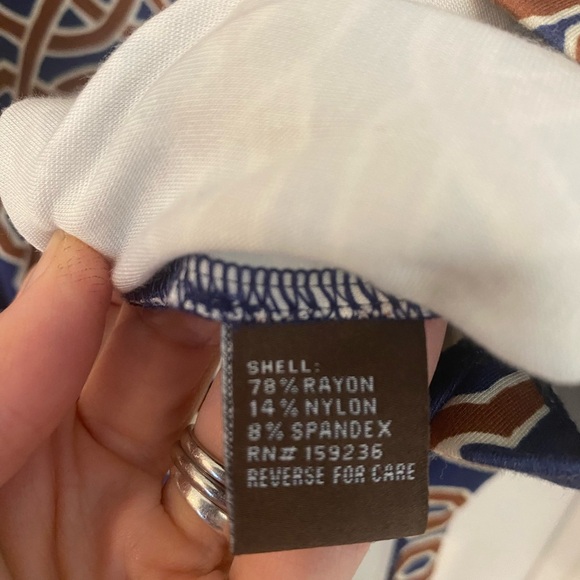 Elegant Patterned Dress - Picture 6 of 6